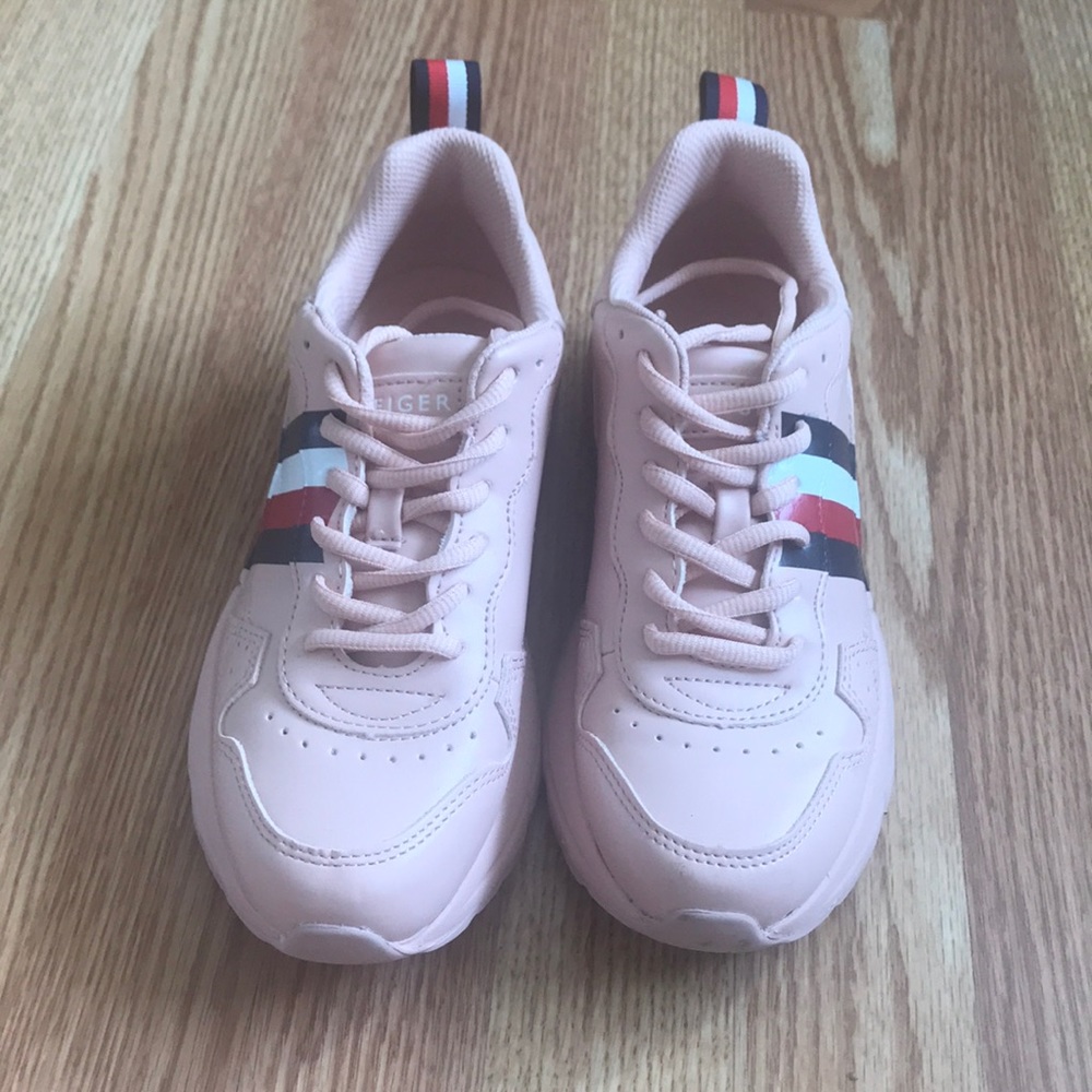 Tommy Hilfiger sneakers 👟